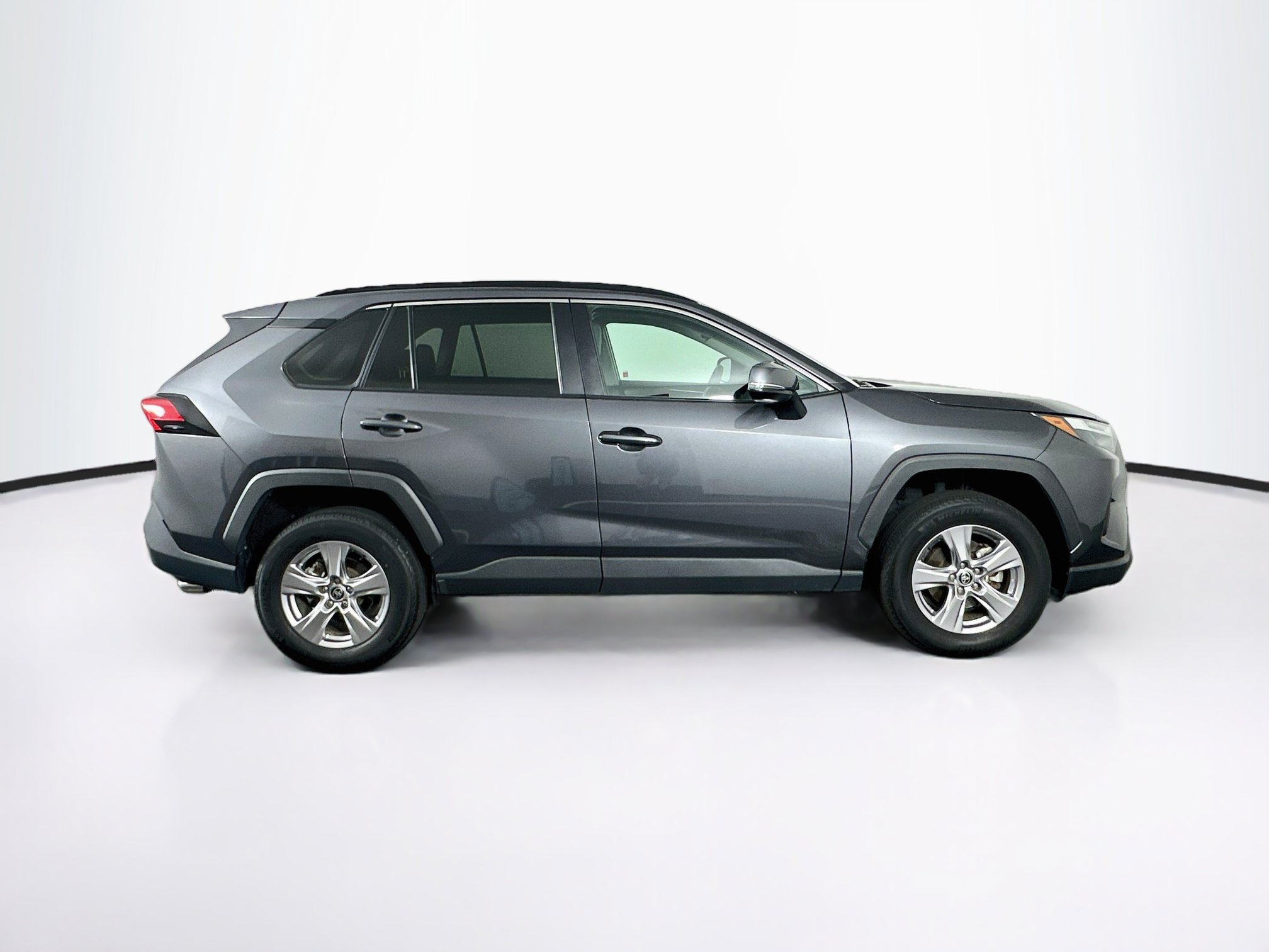 Used 2025 Toyota RAV4 XLE AWD/4WD image 10