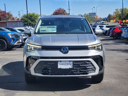 New 2025 Volkswagen Taos SE AWD/4WD image 9
