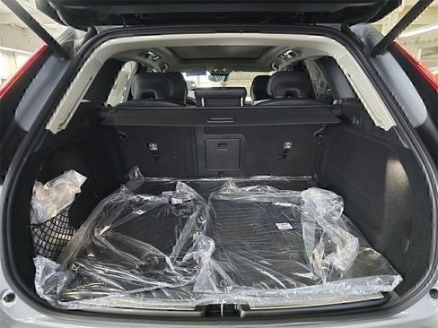 New 2026 Volvo XC60 B5 Ultra w/ Climate Package image 14