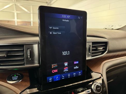 Used 2021 Ford Explorer King Ranch w/ Premium Technology Package image 23