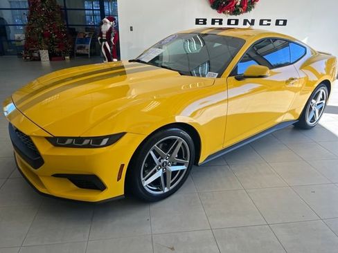 Used 2024 Ford Mustang Premium image 4