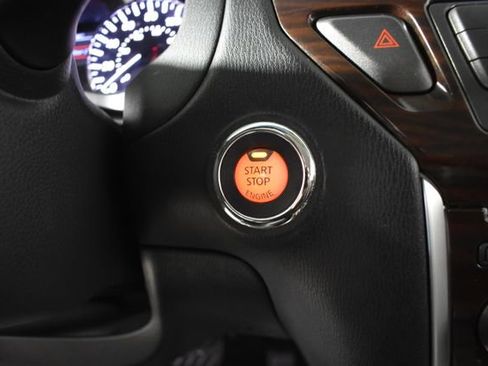 Used 2015 Nissan Pathfinder SL AWD/4WD image 18