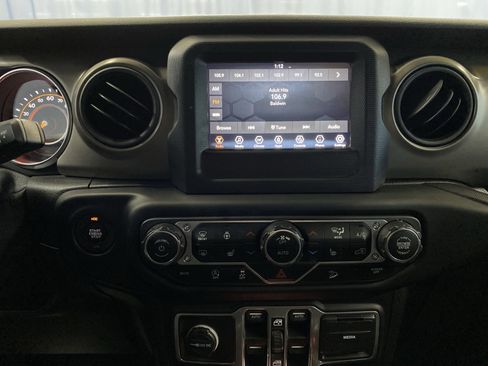 Certified 2018 Jeep Wrangler Unlimited Sport S image 17