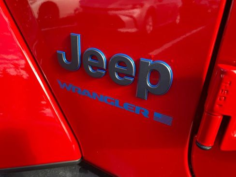 Used 2025 Jeep Wrangler Unlimited Sahara w/ Safety Group AWD/4WD image 29
