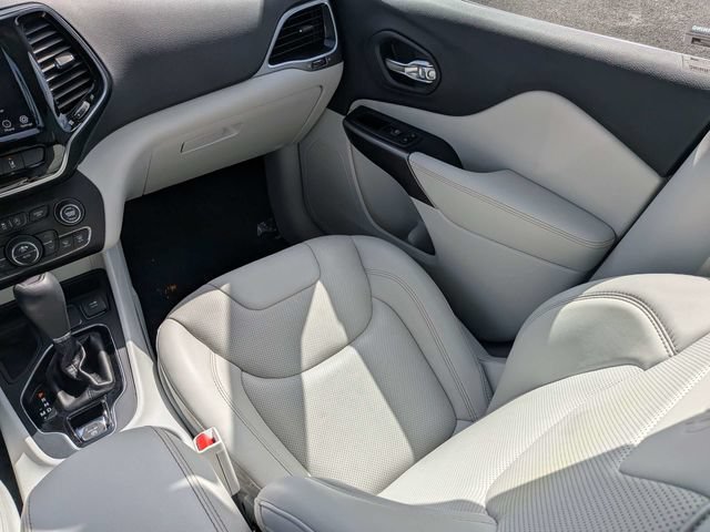 Used 2019 Jeep Cherokee Limited w/ Technology Group FWD image 19