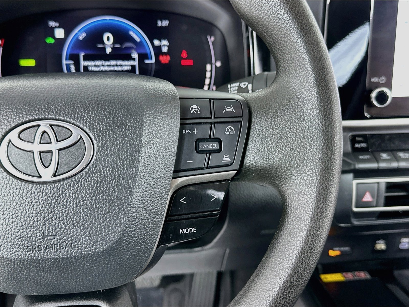 Used 2025 Toyota Camry LE FWD image 15