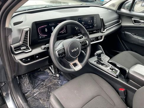 Used 2024 Kia Sportage LX image 8