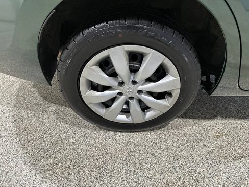 Used 2014 Toyota Corolla LE FWD image 19