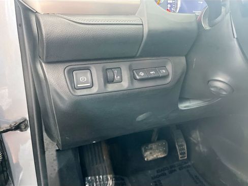 Used 2022 GMC Acadia Denali w/ Trailering Package image 10