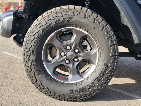 Used 2022 Jeep Gladiator Rubicon w/ Trailer Tow Package image 10