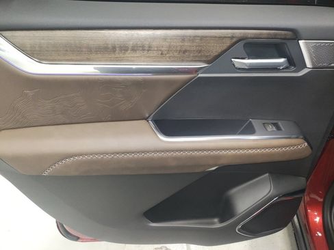 New 2026 GMC Acadia Denali Ultimate w/ LPO, Floor Liner Package AWD/4WD image 28