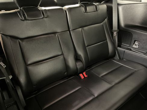 Used 2022 Ford Explorer XLT w/ Equipment Group 202A image 23