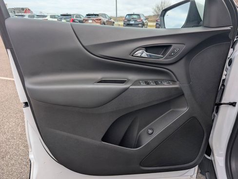 Used 2024 Chevrolet Equinox LT image 7
