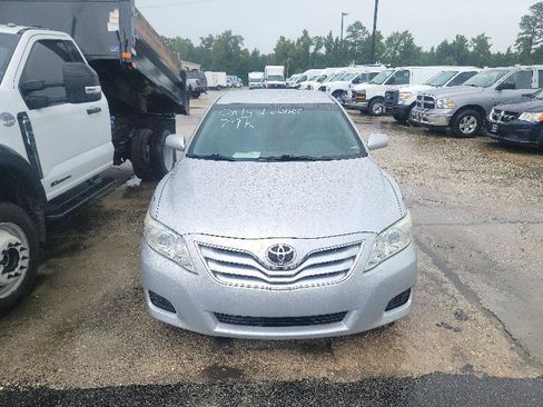 Used 2011 Toyota Camry LE w/ LE Extra-Value Pkg FWD image 3