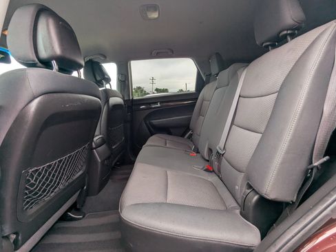 Used 2011 Kia Sorento LX w/ Convenience Pkg AWD/4WD image 22