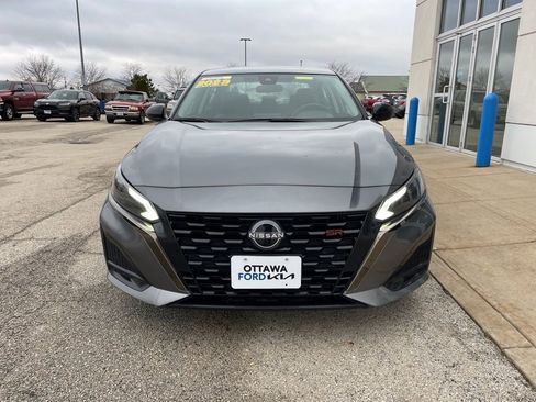 Used 2023 Nissan Altima 2.5 SR image 3