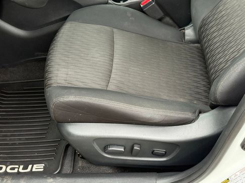 Used 2018 Nissan Rogue SV AWD/4WD image 37