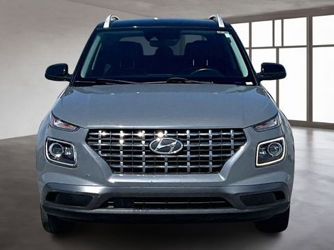 Used 2022 Hyundai Venue Limited FWD image 4