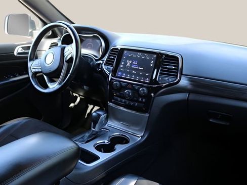 Used 2021 Jeep Grand Cherokee Laredo X image 17