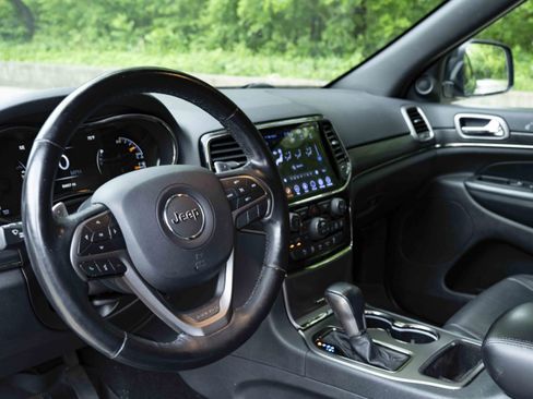Used 2020 Jeep Grand Cherokee Limited X image 16