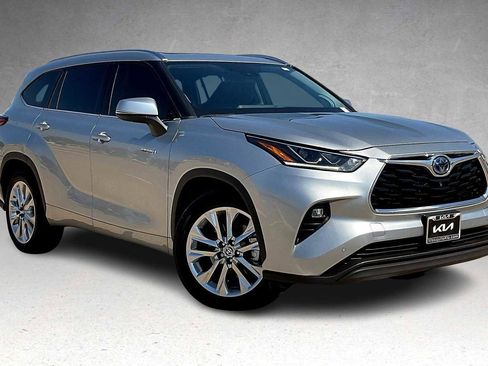 Used 2021 Toyota Highlander Limited image 21