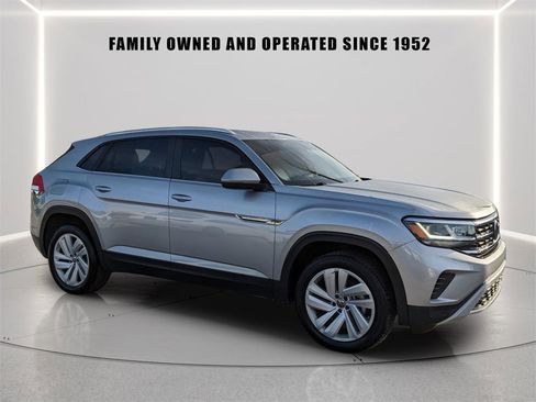 Certified 2023 Volkswagen Atlas Cross Sport SE w/ Panoramic Sunroof Package image 5