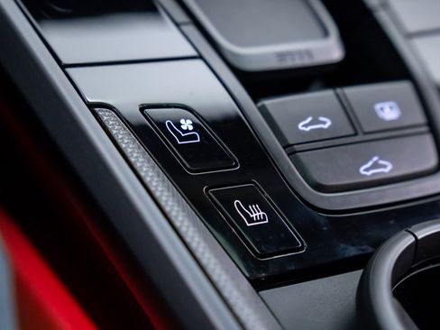 Used 2022 Porsche 911 Carrera image 27