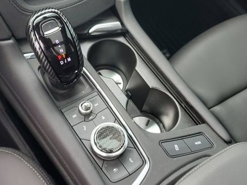 Certified 2025 Cadillac XT5 Premium Luxury w/ LPO, Floor Liner Package AWD/4WD image 25