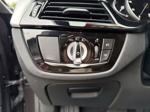 Used 2019 BMW 540i w/ Premium Package RWD image 12