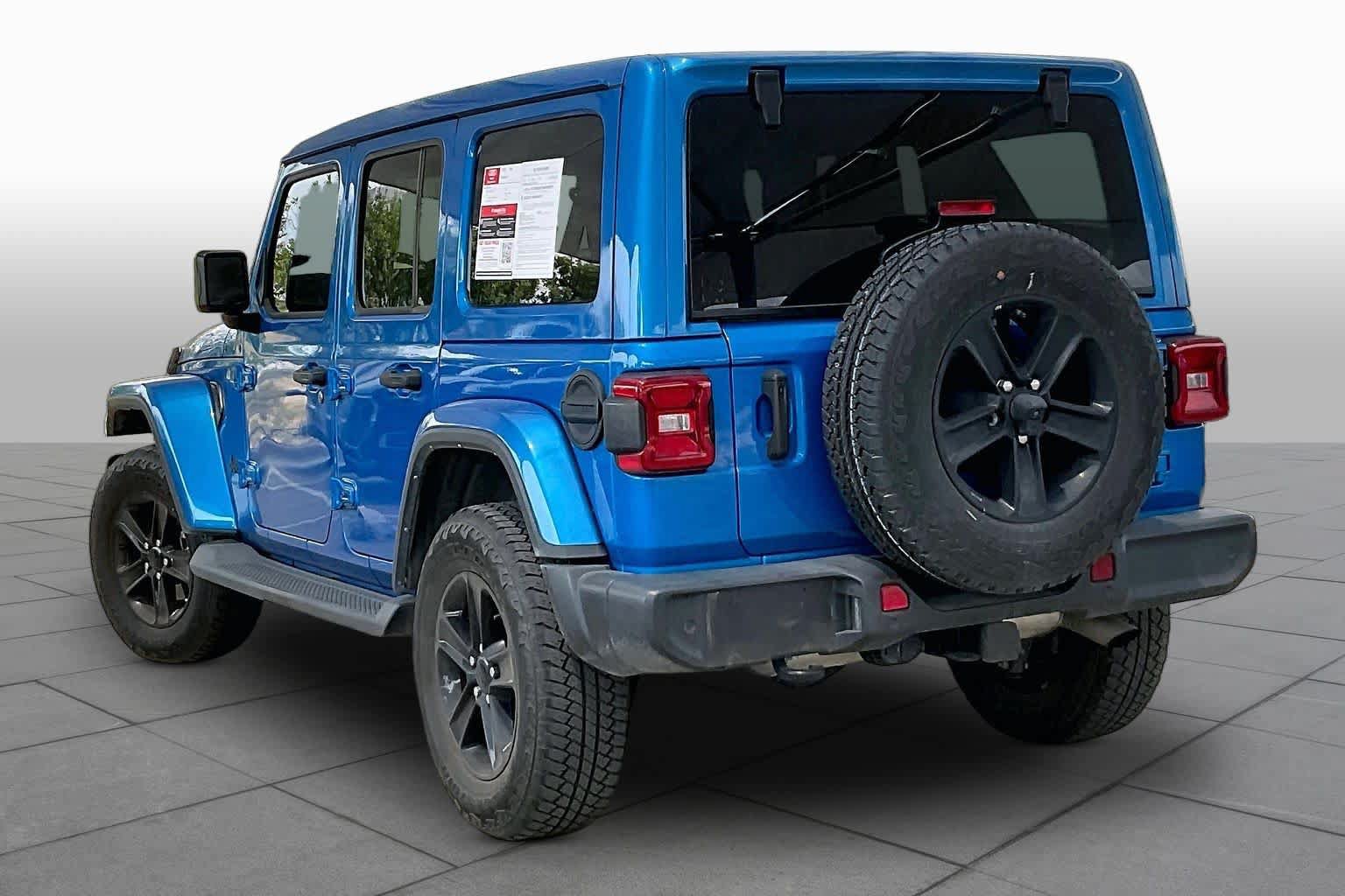 Used 2022 Jeep Wrangler Unlimited Sahara AWD/4WD image 11