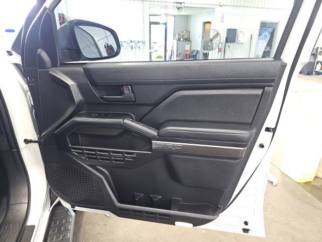 Used 2025 Toyota 4Runner TRD Off-Road AWD/4WD image 35