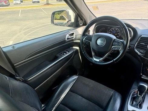 Used 2021 Jeep Grand Cherokee Laredo X image 22