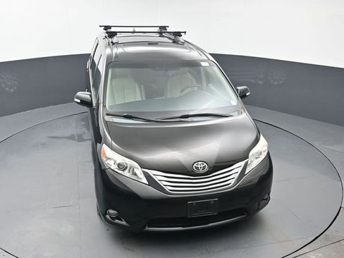 Used 2013 Toyota Sienna Limited w/ Premium Pkg image 39