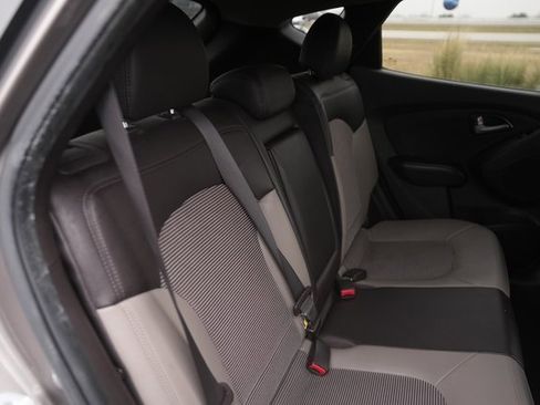 Used 2012 Hyundai Tucson GLS image 16