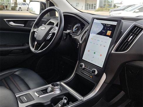 Certified 2024 Ford Edge SEL w/ Sport Appearance Package image 31