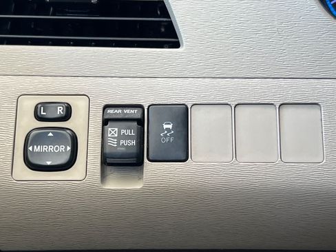 Used 2014 Toyota Sienna XLE FWD image 29