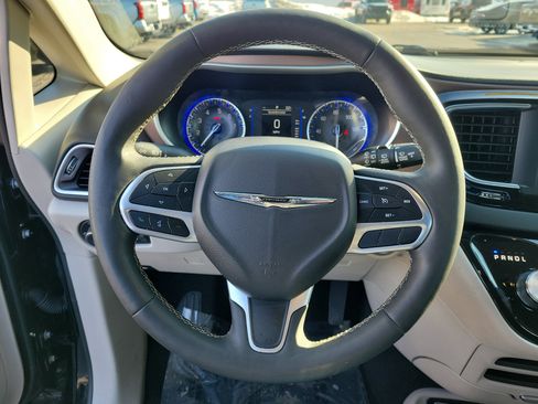 Used 2024 Chrysler Voyager LX image 21