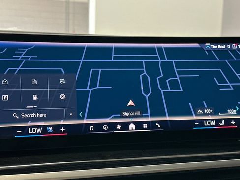 Used 2024 BMW X7 xDrive40i w/ M Sport Package image 25