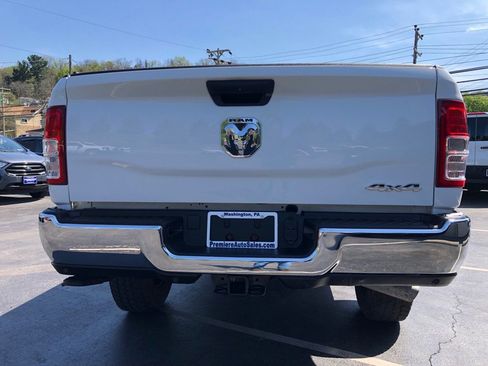 Used 2022 RAM 2500 Tradesman w/ Chrome Appearance Group AWD/4WD image 4