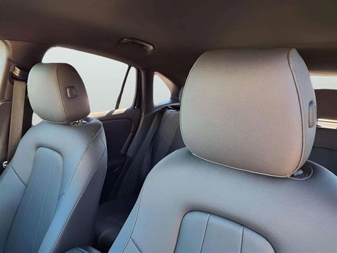 Used 2025 Mercedes-Benz GLA 250 image 16