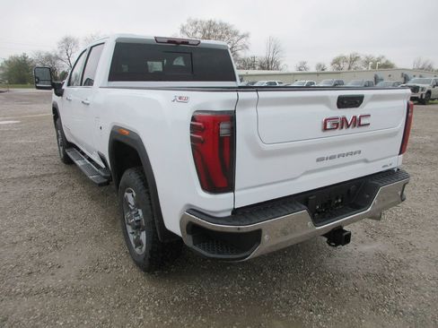 New 2026 GMC Sierra 2500 SLT w/ SLT Premium Package AWD/4WD image 9