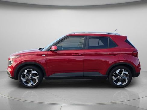 Used 2023 Hyundai Venue Limited FWD image 3