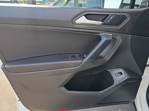 Used 2019 Volkswagen Tiguan SEL w/ 3rd Row Seat Package AWD/4WD image 11