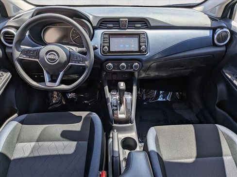 Used 2025 Nissan Versa SV FWD image 15