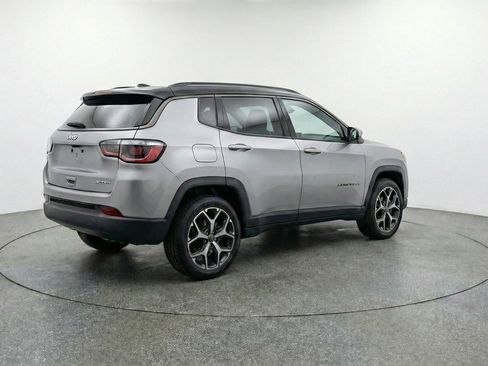 Used 2025 Jeep Compass Limited AWD/4WD image 9