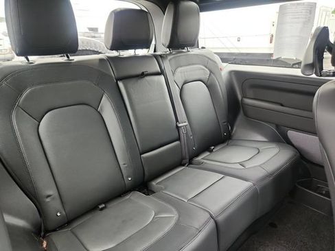 Used 2024 Land Rover Defender 90 X-Dynamic SE AWD/4WD image 21