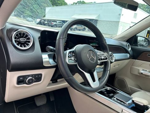 Used 2023 Mercedes-Benz GLB 250 image 8