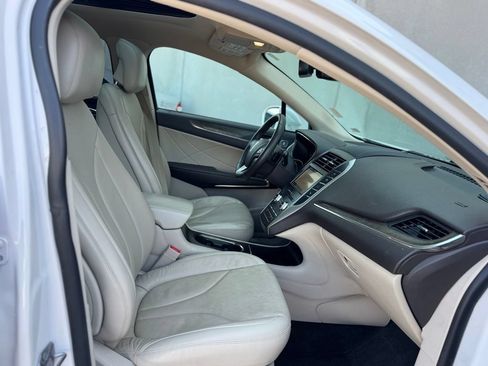 Used 2018 Lincoln MKC Reserve FWD image 28