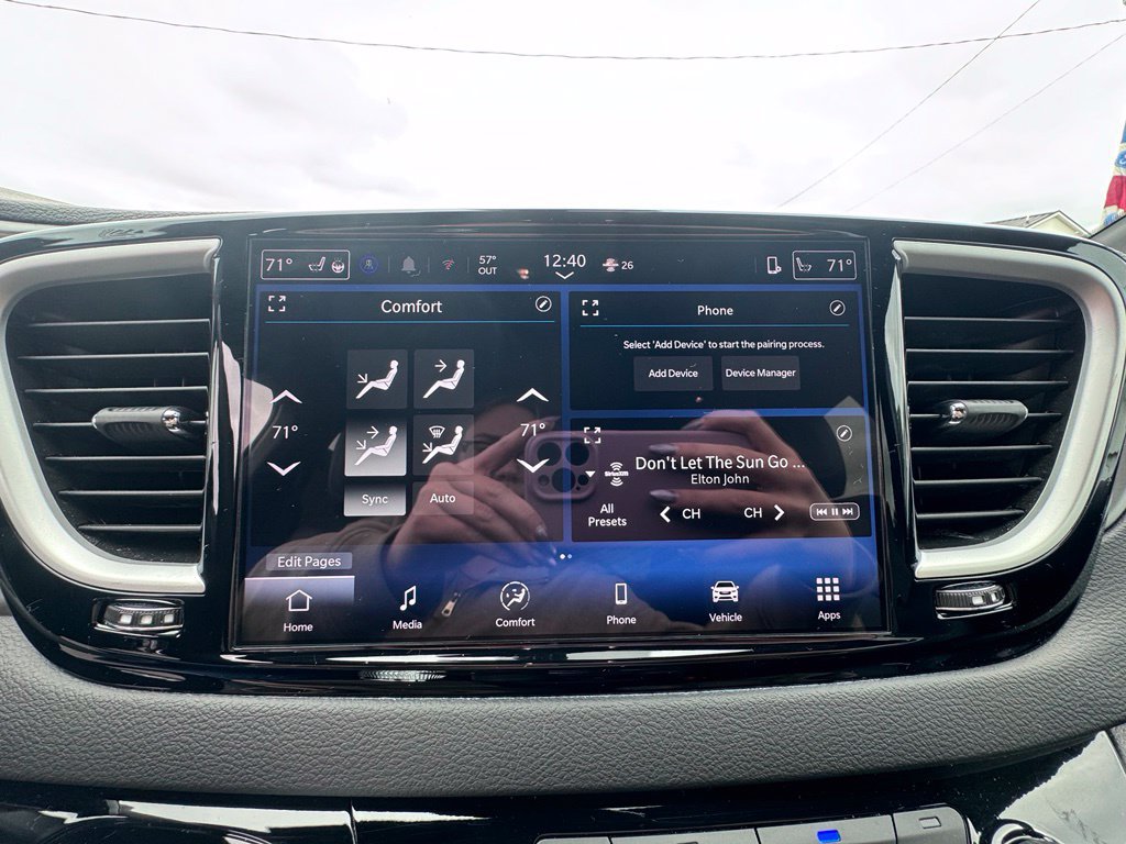Used 2025 Chrysler Pacifica Select FWD image 27