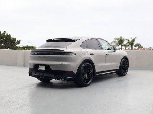 New 2026 Porsche Cayenne GTS AWD/4WD image 9